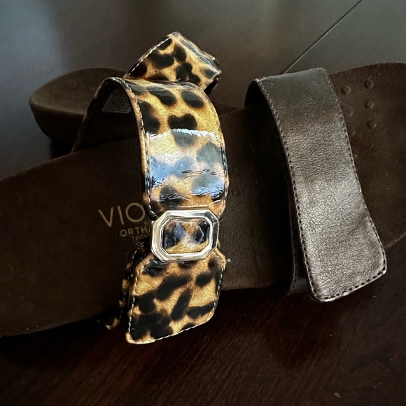 Vionic Shoes Vionic Womens 8 Camila Sandals Brown Leopard Cheetah